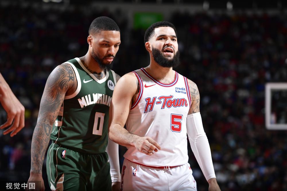 [NBA]库里34分 勇士客场逆转公牛.